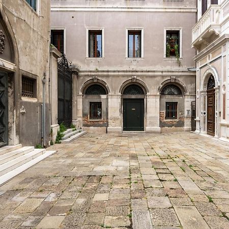 ヴェネツィアPalazzo Borgolocoアパートメント エクステリア 写真